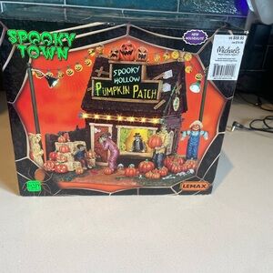 Lemax Spooky Hollow Pumpkin Patch with Orange and Black Accents